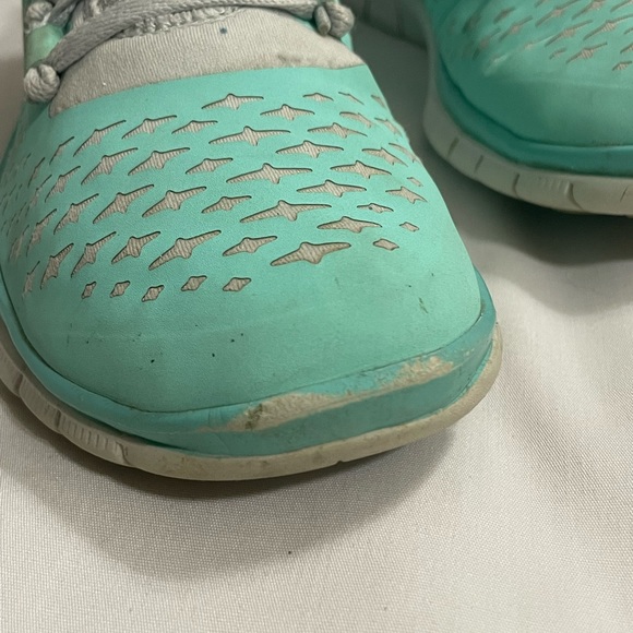 Nike shoes - Picture 3 of 6